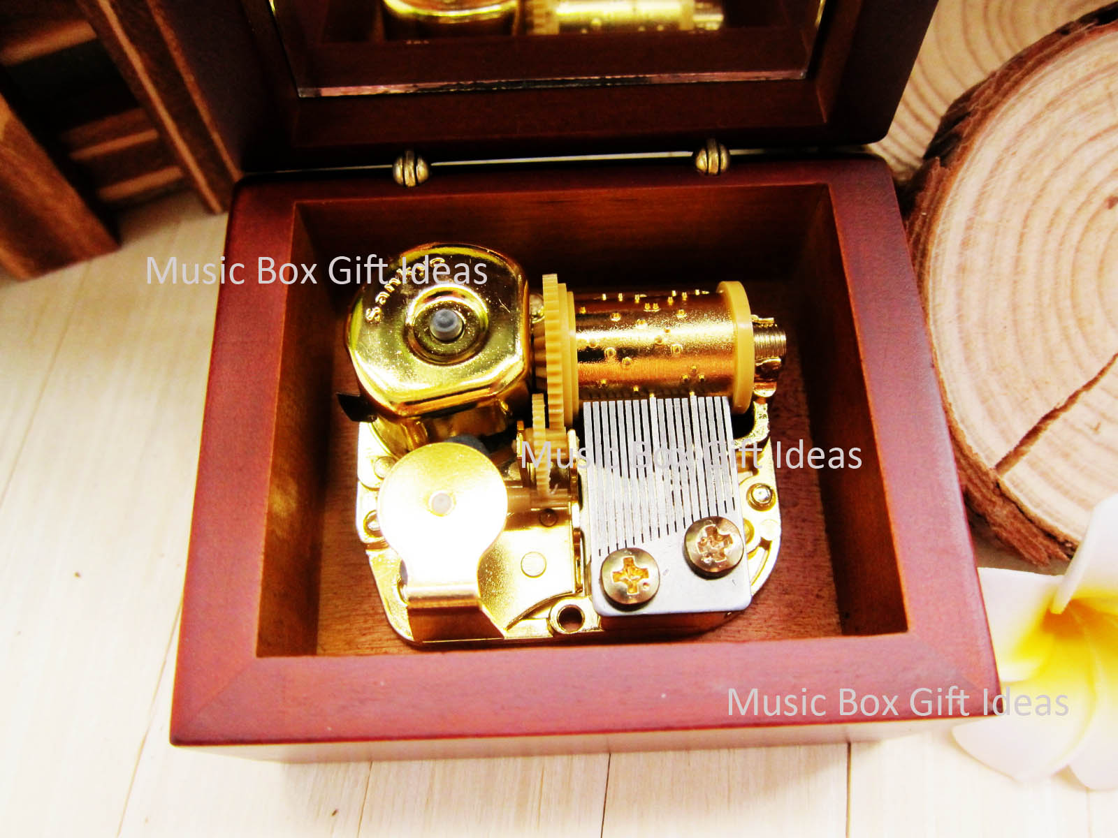 Naruto Shippuden Opening 3 Soundtrack Blue Bird Sankyo 18-Note Music Box Gift (Wooden Clockwork) – Music Box Gift Ideas